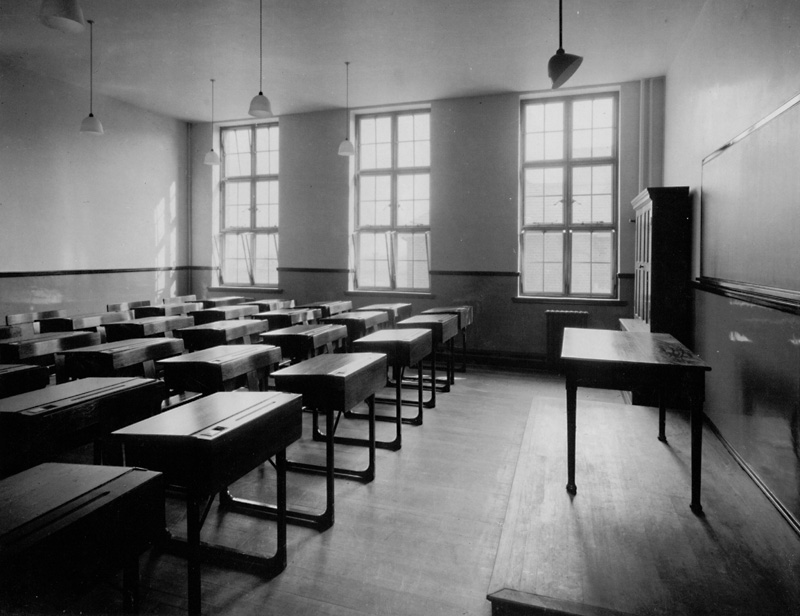 1936 - Inside Room 7